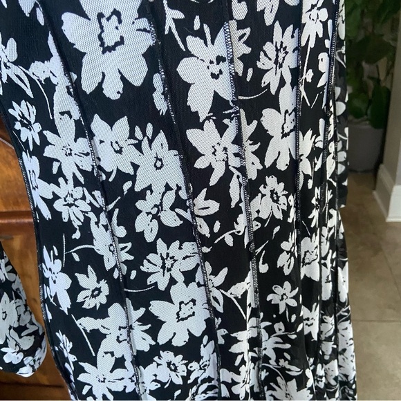 Coldwater Creek A Line Fit & Flare Dress Size 10 Black White Floral Long Sleeve - Picture 13 of 16